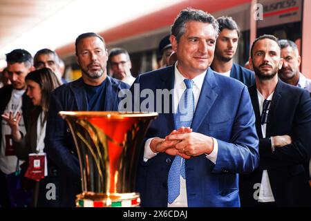 Mailand, Italien. Mai 2024. Luigi de Siervo ( Lega Serie A ) anlässlich der Pressekonferenz in Roma Termini mit der Trophäe Coppa Italia für das Finale zwischen Atalanta und Juventus am Dienstag, 14. Mai 2024. Sport - Fußball . (Foto: Spada/LaPresse) Credit: LaPresse/Alamy Live News Stockfoto