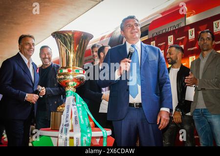 Mailand, Italien. Mai 2024. Luigi de Siervo ( Lega Serie A ) und Pietro Diamantini ( Trenitalia ) während der Pressekonferenz in Roma Termini mit der Trophäe Coppa Italia für das Finale zwischen Atalanta und Juventus - Dienstag, 14. Mai 2024. Sport - Fußball . (Foto: Spada/LaPresse) Credit: LaPresse/Alamy Live News Stockfoto