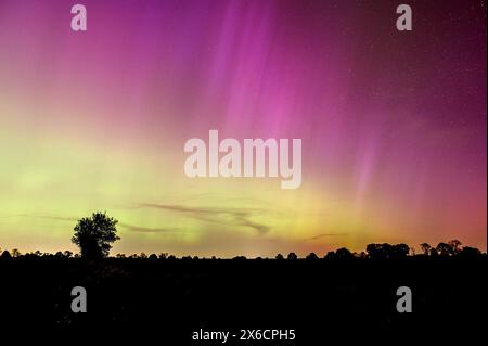 Nordlichter / Aurora Borealis sichtbar südlich von Maidstone in Kent, Südostengland. Mai 2024 Stockfoto