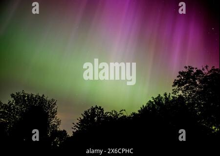 Nordlichter / Aurora Borealis sichtbar südlich von Maidstone in Kent, Südostengland. Mai 2024 Stockfoto