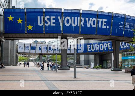 Europäische Parlament Brüssel Europaparlament in Brüssel 23 Tage vor der Europawahl am 06. bis 09. Juni 2024. Rund um das Parlamentsgebäude wird zur Stimmabgabe zum Wahltag und für eine hohe Wahlbeteiligung geworben. Brüssel Brüssel Belgien *** Europäisches Parlament Brüssel Europäisches Parlament in Brüssel 23 Tage vor den Europawahlen vom 06. Bis 09. Juni 2024 rund um das parlamentsgebäude werden die Menschen ermutigt, am Wahltag und für eine hohe Wahlbeteiligung zu wählen Brüssel Brüssel Belgien 240514-6V2A5519 Stockfoto