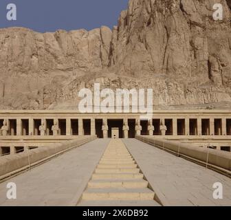 Tempel der Hatschepsut in Deir el Bahari, Westbank, Luxor Ägypten Stockfoto