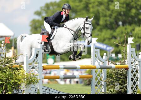 Tom Jackson aus Großbritannien mit Capels Hollow Drift während des Springens bei den Badminton Horse Trials am 12. Mai 2024, Badminton Estate, Großbritannien (Foto: Maxime David - MXIMD Pictures) Stockfoto