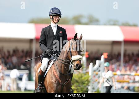 William Fox-Pitt aus Großbritannien mit Grafennacht während des Springens bei den Badminton Horse Trials am 12. Mai 2024, Badminton Estate, Vereinigtes Königreich (Foto: Maxime David - MXIMD Pictures) Stockfoto