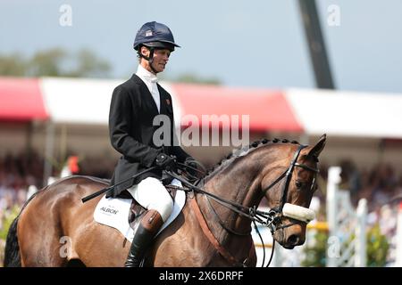 William Fox-Pitt aus Großbritannien mit Grafennacht während des Springens bei den Badminton Horse Trials am 12. Mai 2024, Badminton Estate, Vereinigtes Königreich (Foto: Maxime David - MXIMD Pictures) Stockfoto