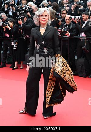 Cannes, Frankreich. Mai 2024. Die US-amerikanische Schauspielerin Jane Fonda nimmt am Dienstag, den 14. Mai 2024, an der Eröffnungszeremonie des 77. Filmfestivals in Cannes Teil. Foto: Rune Hellestad/ Credit: UPI/Alamy Live News Stockfoto