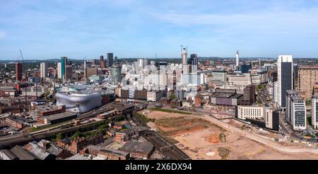 BIRMINGHAM, GROSSBRITANNIEN - 11. MAI 2024. Ein Panoramablick auf das Stadtzentrum von Birmingham mit der HS2-Baustelle an der Curzon Street Stockfoto