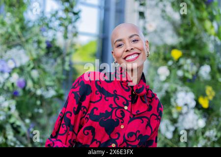 14. Mai 2024, Nordrhein-Westfalen, Kšln: Sharon Battiste, Moderator, kommt zur Flora, um die dritte Staffel der Netflix-Serie „Bridgerton“ zu präsentieren. Foto: Rolf Vennenbernd/dpa Stockfoto