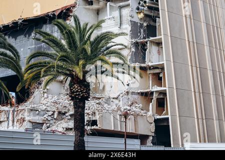 Nizza, Frankreich - 24. Februar 2024: Das alte Gebäude des Nationaltheaters von Nizza, erbaut von Yves Bayard, wurde abgerissen. Stockfoto