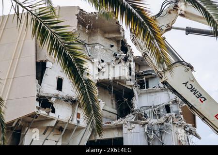 Nizza, Frankreich - 24. Februar 2024: Das alte Gebäude des Nationaltheaters von Nizza, erbaut von Yves Bayard, wurde abgerissen. Stockfoto