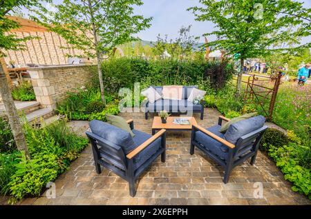 „The Cotswold Garden“ Show Garden (Goldmedaille, Best Show Garden) beim RHS Malvern Spring Festival auf dem Three Counties Showground, Malvern Stockfoto