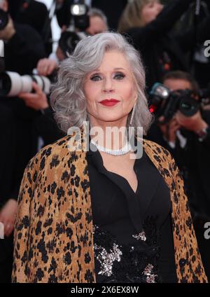 Cannes, Frankreich. Mai 2024. Jane Fonda nimmt an der „Le Deuxième Acte“ („der zweite Akt“) Teil, der Vorführung und Eröffnungszeremonie des roten Teppichs beim 77. Jährlichen Filmfestival von Cannes im Palais des Festivals am 14. Mai 2024 in Cannes, Frankreich. Foto: DGP/imageSPACE/SIPA USA Credit: SIPA USA/Alamy Live News Stockfoto