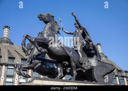 Königin Boudicca Statue, Boadicea und ihre Töchter Westminster London, Königin des Iceni-Stammes führte einen Aufstand gegen das römische Großbritannien Stockfoto