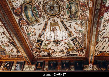 Florenz, Italien - 29. Dezember 2023: Die Hallen der Uffizien Stockfoto