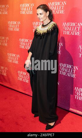 Katie Holmes im Kleid von Gucci besucht am 14. Mai 2024 die Spring Gala des American Ballet Theatre in der Cipriani 42nd Street in New York Stockfoto