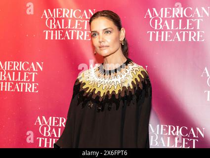 Katie Holmes im Kleid von Gucci besucht am 14. Mai 2024 die Spring Gala des American Ballet Theatre in der Cipriani 42nd Street in New York Stockfoto