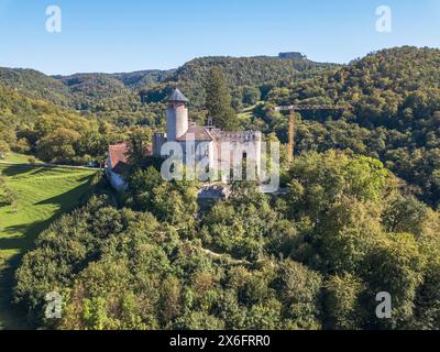 Arlesheim, Schweiz - 25. September 2023: Luftaufnahme des Schlosses Birseck, Kanton Basel-Land, Schweiz Stockfoto