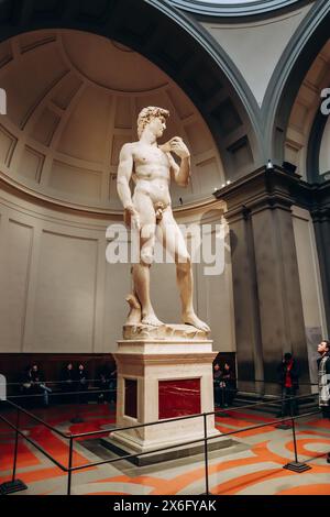 Florenz, Italien - 31. Dezember 2023: David, ein Meisterwerk der italienischen Renaissance-Skulptur, geschaffen von 1501 bis 1504 von Michelangelo in der Galleria dell Stockfoto