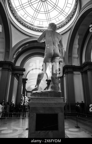 Florenz, Italien - 31. Dezember 2023: David, ein Meisterwerk der italienischen Renaissance-Skulptur, geschaffen von 1501 bis 1504 von Michelangelo in der Galleria dell Stockfoto