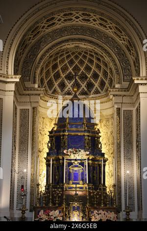 Kapelle des Heiligen Sakraments und das Altarkreuzifix in der Kathedrale von Palermo in Sizilien Italien Stockfoto