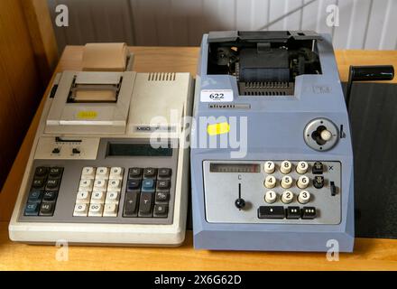 Maschinen für Vintage-Technologie auf Auktion erhältlich, Olivetti Summa Prima 20 Mechanische Zusatzmaschine aus den 1960er Jahren im Vereinigten Königreich Stockfoto