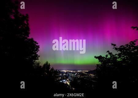 Nordlichter leuchten über Wien in der Nacht vom 11. Mai 2024. - 20240511 PD0437 Credit: APA-PictureDesk/Alamy Live News Stockfoto