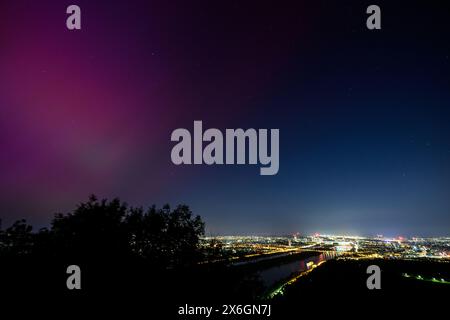 Nordlichter leuchten über Wien in der Nacht vom 11. Mai 2024. - 20240511 PD0441 Credit: APA-PictureDesk/Alamy Live News Stockfoto