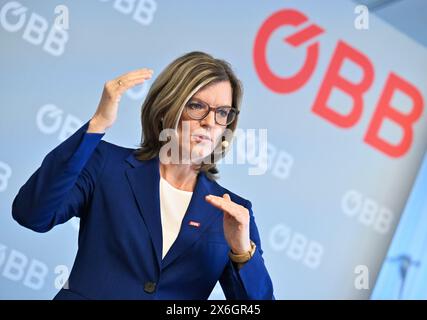 ÖBB Finanzvorstand Manuela Waldner am Freitag, 26. April 2024, auf der ÖBB Bilanzpressekonferenz „Jahresergebnis 2023“ in Wien. , . Quelle: APA-PictureDesk/Alamy Live News Stockfoto