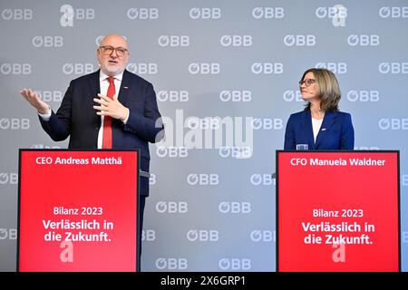 ÖBB-Vorstandsvorsitzender Andreas Matthä und ÖBB-Finanzvorstand Manuela Waldner am Freitag, den 26. April 2024, auf der Pressekonferenz ÖBB Jahresergebnis 2023 in Wien. - 20240426 PD3437 Credit: APA-PictureDesk/Alamy Live News Stockfoto