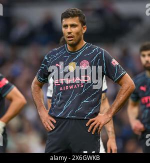 London, Großbritannien. Mai 2024 - Tottenham Hotspur gegen Manchester City - Premier League - Tottenham Hotspur Stadium. Rodri im Kampf gegen Tottenham. Bildnachweis: Mark Pain / Alamy Live News Stockfoto
