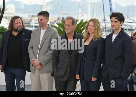 Cannes, Frankreich. Mai 2024. CANNES, FRANKREICH. 15. Mai 2024: Manuel Guillot, Raphael Quenard, Vincent Lindon, Lea Seydoux und Louis Garrel beim 2. Akt-Fotobesuch beim 77. Festival de Cannes. Bildnachweis: Paul Smith/Alamy Live News Stockfoto