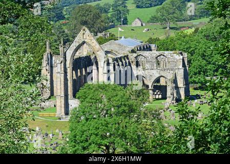 Bolton Abbey neben dem River Wharfe, Wharfedale, in der Nähe von Skipton, North Yorkshire, England Stockfoto