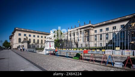 Berlin Mitte, Humboldt Universität, Straße unter den Linden - 15.05.2024 Berlin *** Berlin Mitte, Humboldt University HUB, Straße unter den Linden 15 05 2024 Berlin Stockfoto