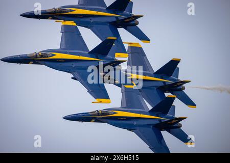 Die Marine Flight Demonstration Squadron, die Blue Angels üben ihre Leistung für die Marine Corps Air Station Cherry Point Airshow 2024 in Mar Stockfoto