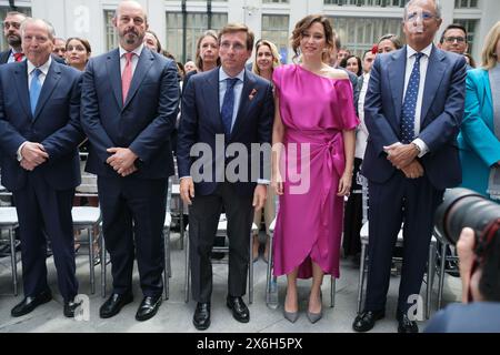 Sabel Diaz Ayuso und José Luis Martínez-Almeida nehmen an den Ehrenprämien des Madrider Stadtrates San Isidro im Kristallpalast in Teil Stockfoto