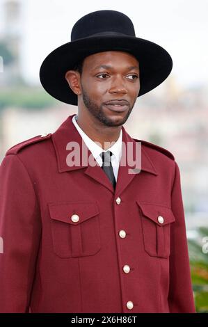 Baloji beim Photocall der Camera d or Jury auf dem Festival de Cannes 2024 / 77. Internationale Filmfestspiele von Cannes am Palais des Festivals. Cannes, *** Baloji bei der Camera d or Jury Photocall beim Festival de Cannes 2024 77 Internationale Filmfestspiele im Palais des Festivals Cannes, Foto:xD.xBedrosianx/xFuturexImagex camera 4510 Stockfoto