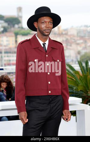 Baloji beim Photocall der Camera d or Jury auf dem Festival de Cannes 2024 / 77. Internationale Filmfestspiele von Cannes am Palais des Festivals. Cannes, *** Baloji bei der Camera d or Jury Photocall beim Festival de Cannes 2024 77 Internationale Filmfestspiele im Palais des Festivals Cannes, Foto:xD.xBedrosianx/xFuturexImagex camera 4509 Stockfoto