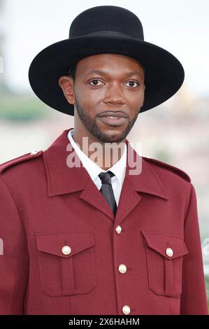 Baloji beim Photocall der Camera d'Or Jury auf dem Festival de Cannes 2024 / 77. Internationale Filmfestspiele von Cannes am Palais des Festivals. Cannes, 15.05.2024 Stockfoto