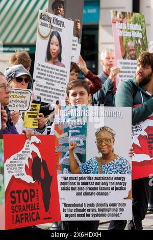 Mai 2024. South Bank, London, Großbritannien. Protest vor dem Africa Energies Summit. Extinction Rebellion sagte: "Der Africa Energies Summit, der in London stattfindet, ist emblematisch für den neokolonialen Kampf um Afrika. Unternehmen wie BP, Total, Shell und Eni gewinnen Wohlstand aus Afrika, da 600 Millionen Menschen in Energiearmut gefangen sind. Die Zeit für die Plünderung fossiler Brennstoffe ist vorbei. Stockfoto