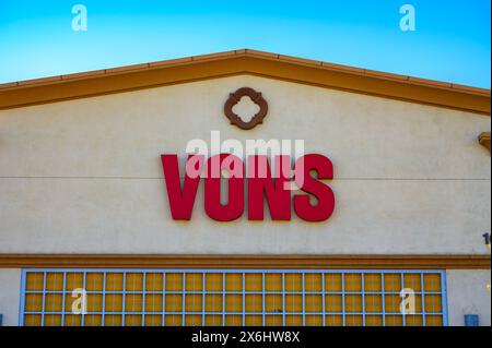 Außenansicht des Vons Supermarktes in Los Angeles, Kalifornien Stockfoto