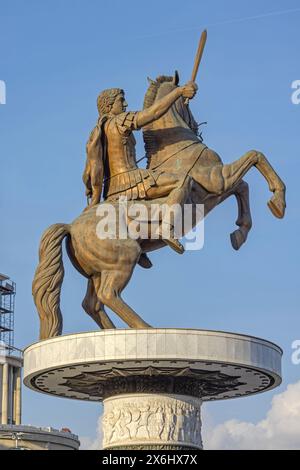 Skopje, Nordmakedonien - 23. Oktober 2023: Denkmal für Alexander III. Von Mazedonien auf dem Hauptplatz in der Hauptstadt. Stockfoto