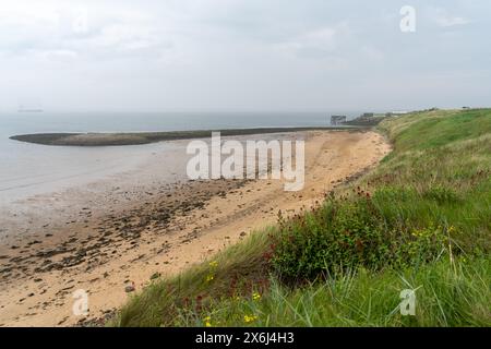 Blick auf South Gare, Redcar, North Yorkshire, Großbritannien. Postindustrielle Küstenlandschaft. Stockfoto