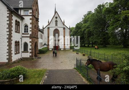 Heimbach, Deutschland. Mai 2024. Blick auf das ehemalige Trappistenkloster Mariawald am Rande des Nationalparks Eifel. Quelle: Oliver Berg/dpa/Alamy Live News Stockfoto