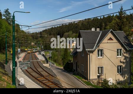 Neues Straßenbahngleis nach grossem Umbau zwischen Liberec und Jablonec CZ 05 02 2024 Stockfoto