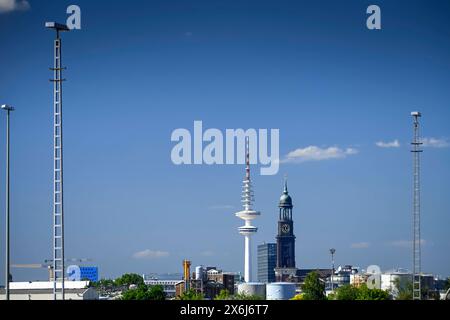 Blick vom Kleinen Grasbrook in Richtung Innenstadt in Hamburg, Deutschland, Europa *** Blick vom Kleinen Grasbrook in Richtung Stadtzentrum in Hamburg, Deutschland, Europa Stockfoto