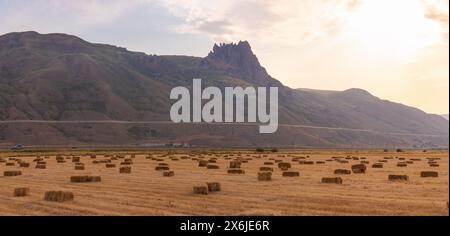 Heiliger Berg Beshbarmag bei Sonnenuntergang. Baku. Aserbaidschan. Stockfoto