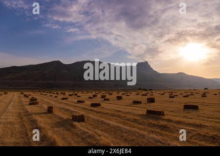 Heiliger Berg Beshbarmag bei Sonnenuntergang. Baku. Aserbaidschan. Stockfoto