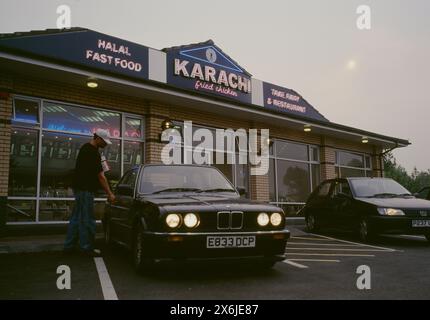 © John Angerson Birmingham - Birmingham's erste Fahrt durch Curry House Karachi in Hall Green. Stockfoto