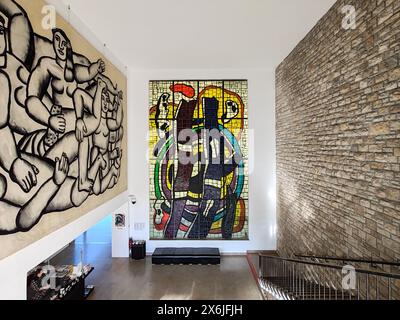 Biot, Frankreich - 4. Dezember 2023: Im Fernand Leger Nationalmuseum in Biot Stockfoto