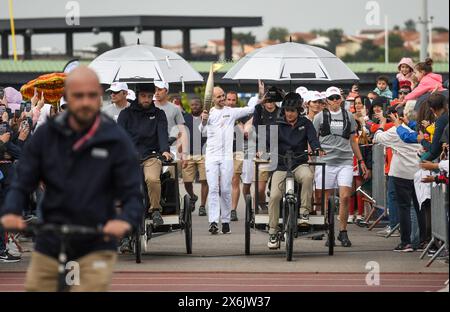 Perpignan Perpignan, Frankreich. Mai 2024. © PHOTOPQR/L'INDEPENDENT/MICHEL CLEMENTZ ; PERPIGNAN PERPIGNAN ; 15/05/2024 ; JEUX OLYMPIQUE DE PARIS 2024/RELAIS DE LA FLAMME OLYMPIQUE DANS LES PYRENEES-ORIENTALES/ Pyrenees orientales, Frankreich, 15. Mai 2024 Olympische Fackelstaffel. Quelle: MAXPPP/Alamy Live News Stockfoto